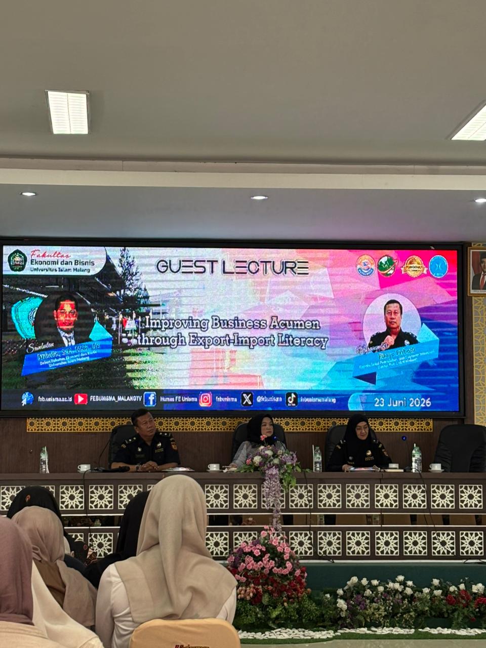 KULIAH TAMU DINAS  BEA CUKAI MALANG TINGKATKAN LITERASI EKSPOR-IMPOR MAHASISWA MANAJEMEN FEB UNISMA MALANG